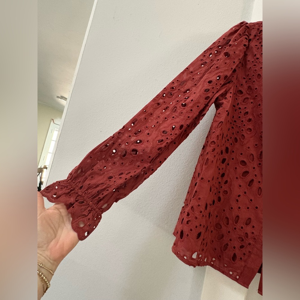 Long sleeve Eyelet Blouse - Picture 2 of 10
